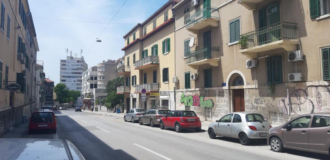 Apartments Close To Sandy Beach Split Extérieur photo